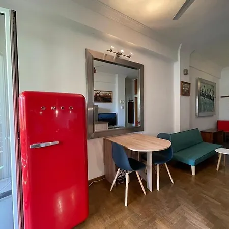 Glyfada House *